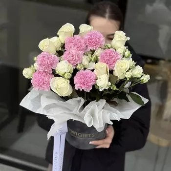 KIWIGIFTS Букет цветов живые розы, гвоздики