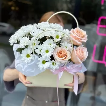 KIWIGIFTS Букет цветов живые Розы, Хризантема кустовая