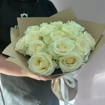 КЛУМБА Белые розы