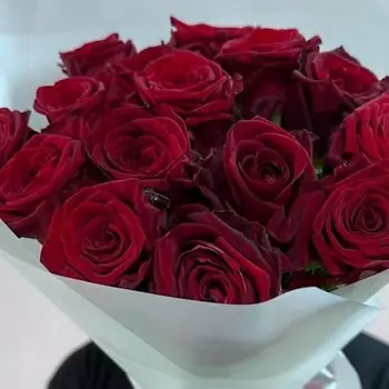 КЛУМБА Букет красных роз