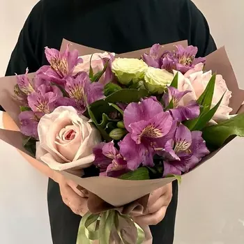 КЛУМБА Классика из альстромерии и роз