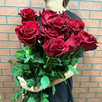 КОЛИБРИ ЦВЕТОЧНЫЙ САЛОН 15 красных роз