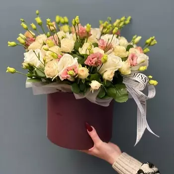 КОЛИБРИ ЦВЕТОЧНЫЙ САЛОН Цветы в коробке с пионовидной розой