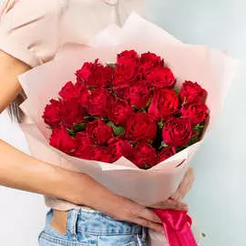 Л'Этуаль Flowers Букет из красных роз Кения 25 шт.( 35 см)