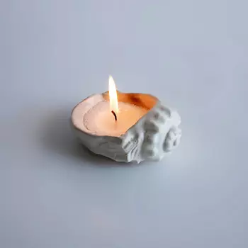 LA PALME ARTISAN CERAMICA Свеча авторская в ракушке рапан из керамики 1.0