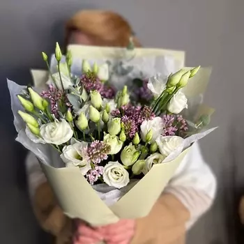 LE BOUQUET Букет из сирени с лизиантусами