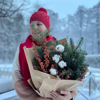 LE BOUQUET Интерьерный букет из живого кипариса, илекса, нобилиса, и хлопка