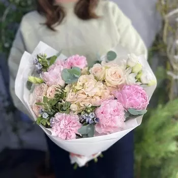 LE BOUQUET Нежный букет из пионов, роз, гортензии и дианусов