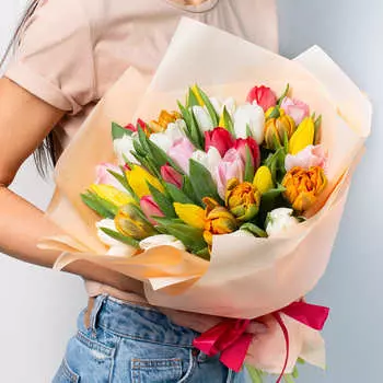 LetuFlowers Букет из разноцветных тюльпанов 35 шт.