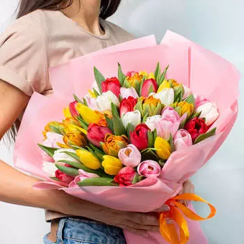 LetuFlowers Букет из разноцветных тюльпанов 51 шт.