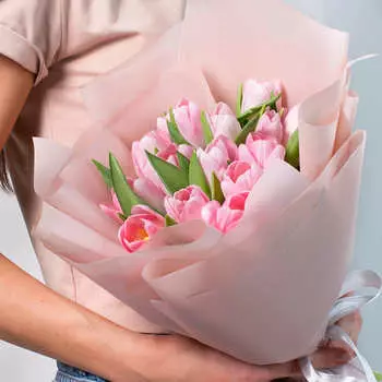 LetuFlowers Букет из розовых тюльпанов 15 шт.