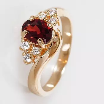 LJ Кольцо с гранатом "1 камень 6 цирконов"