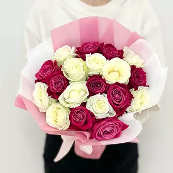 ЛЭТУАЛЬ FLOWERS Букет из белых и розовых роз Шангрила 19 шт
