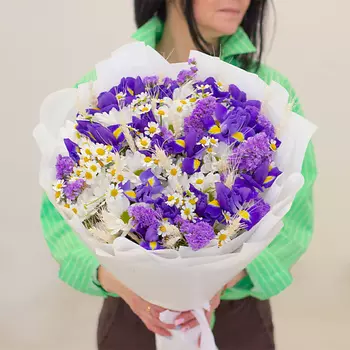 ЛЭТУАЛЬ FLOWERS Букет из Ирисов и Хризантем "Утренняя роса"