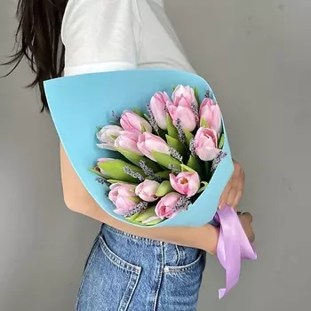 ЛЭТУАЛЬ FLOWERS Букет из розовых тюльпанов и лаванды