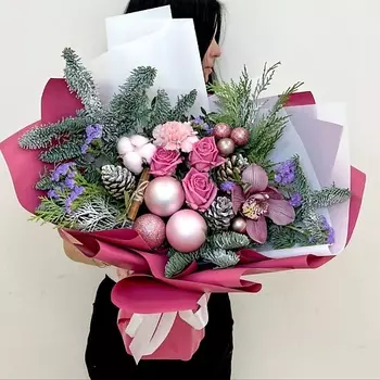 ЛЭТУАЛЬ FLOWERS Новогодний букет с розами, орхидеей, диантусом и декором Звезда