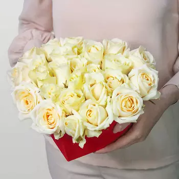 ЛЭТУАЛЬ FLOWERS Сердце из белых роз