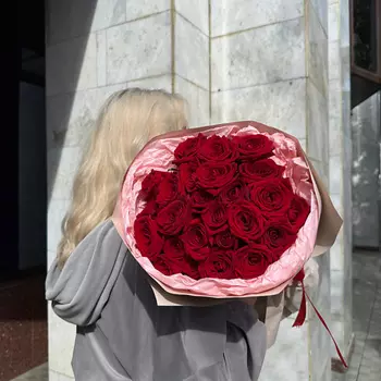 MADE KRIS Букет из 25 красных роз "Красная королева"