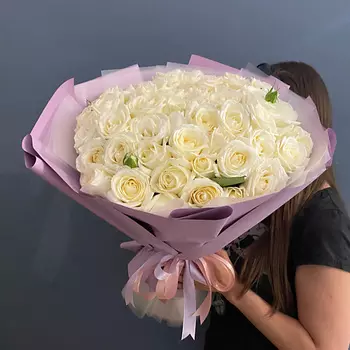 MADE KRIS Букет из 51-ой розы "Белый лебедь"