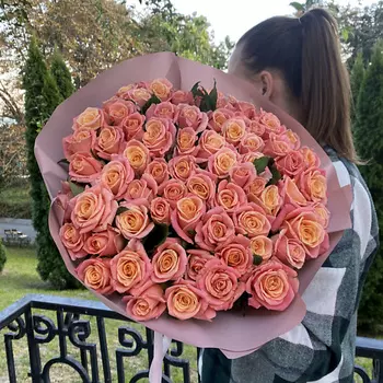 MADE KRIS Букет из 75 роз Мисс Пигги "Розовый аромат"