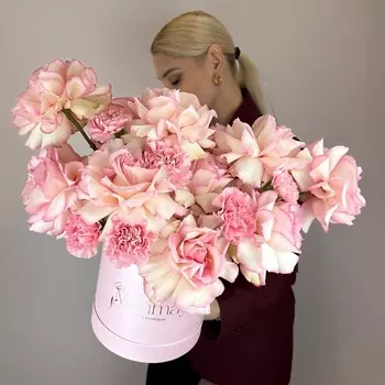 MARIMAY Букет в шляпной коробке «Французский поцелуй»