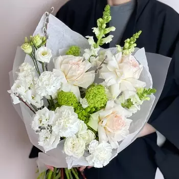 MARIMAY Цветочная композиция «Нежность на рассвете» — пудровые розы и эустома