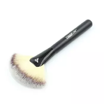 MASTER Кисть для макияжа