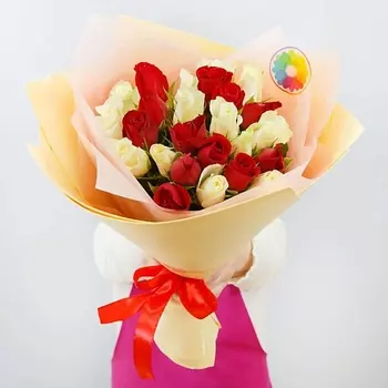 МИР ЦВЕТОВ Букет из 25 Милых Розочек