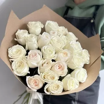 МОСРОЗАОПТ Букет из 25 белых роз Эквадор 60 см