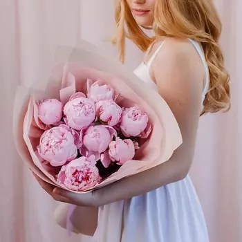 МОСРОЗАОПТ Букет из розовых пионов "Сара Бернард"