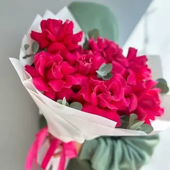 МОСРОЗАОПТ Розы французские "Pink" с эвкалиптом