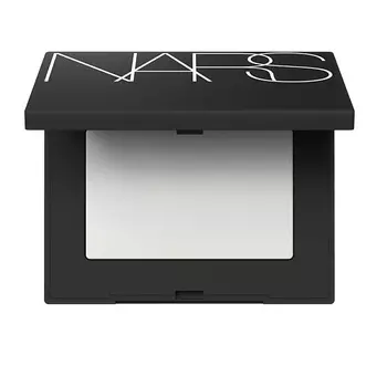 NARS Мини светоотражающая фиксирующая компактная пудра
