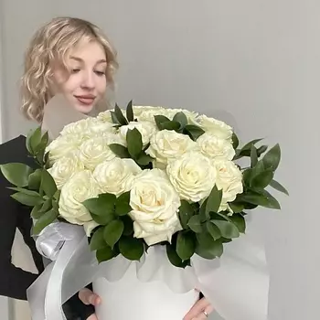 НЕЖНОСТЬ Композиция из белых роз