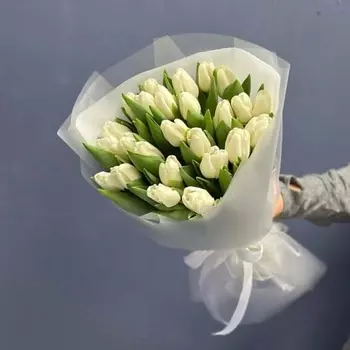 ПИОН ЦВЕТОЧНАЯ СТУДИЯ Букет из белоснежных тюльпанов