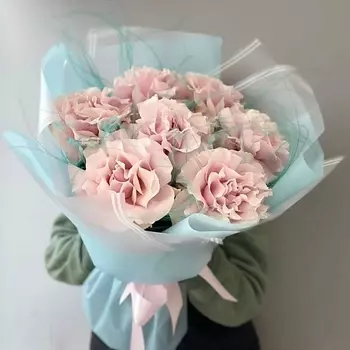 ПИОН ПИОНЫЧ Букет "Нежный" (франц. розы 7 шт/декор)