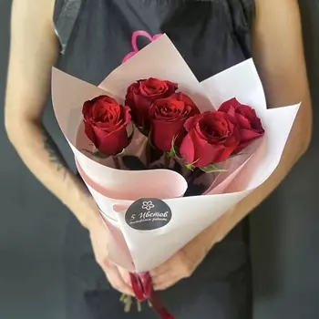 ПЯТЬ ЦВЕТОВ Букет 5 роз красных