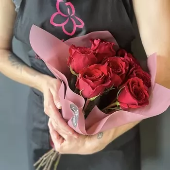 ПЯТЬ ЦВЕТОВ Букет 7 красных роз