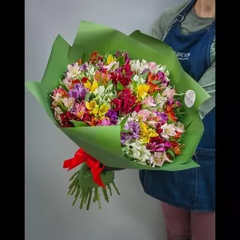 ПЯТЬ ЦВЕТОВ Букет из 51 альстромерии микс