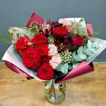 РОСА СТУДИЯ ЦВЕТОВ Букет из роз Красная Поляна