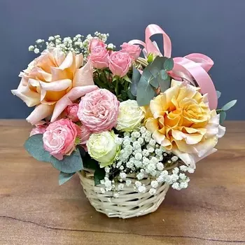 РОСА СТУДИЯ ЦВЕТОВ Розы в корзине