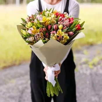 РОЗЫ УРАЛА 25 Альстромерий МИКС