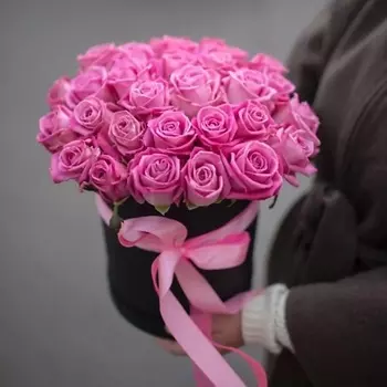 РОЗЫ УРАЛА 35 розовых роз в коробке