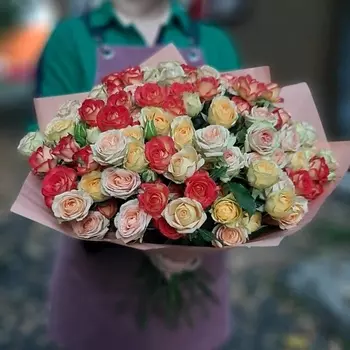 РОЗЫ УРАЛА Букет 25 кустовых разноцветных роз