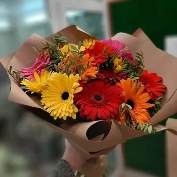 РОЗЫ УРАЛА Букет из гербер "Яркие будни"