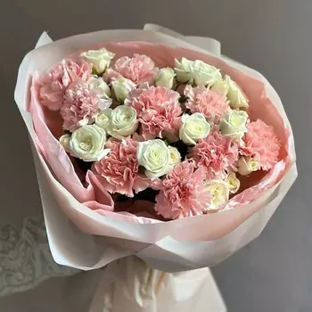 РЯБИНА ЦВЕТОЧНАЯ МАСТЕРСКАЯ Букет с розами и гвоздикой