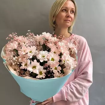 РЯБИНА ЦВЕТОЧНАЯ МАСТЕРСКАЯ Персиковые ромашки с гипсофилой