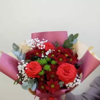 С ЛЮБОВЬЮ, РОЗА Букет яркий комплимент