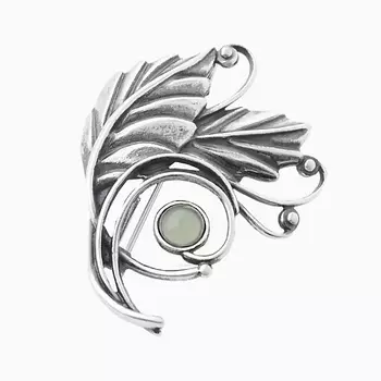 SHINE & BEAUTY Брошь с нефритом "Листья" покрытая серебром