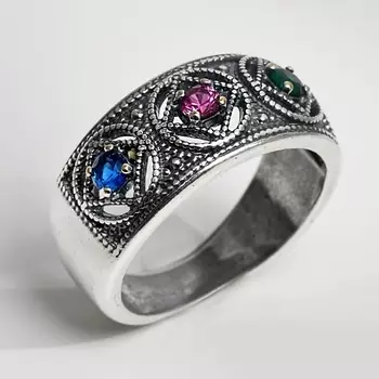 SHINE & BEAUTY Кольцо с корундом и шпинелем покрытое серебром 1.0