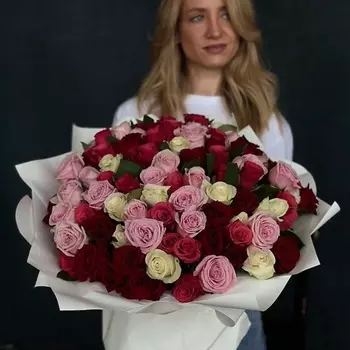 ШОПЕН Букет из 101 разноцветной розы